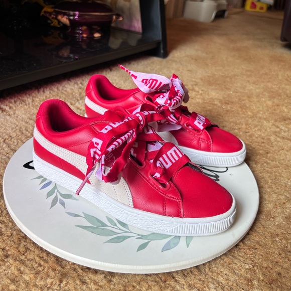 PUMA WOMEN'S BASKET HEART DE
SNEAKERS BOW LACES. - Picture 12 of 17